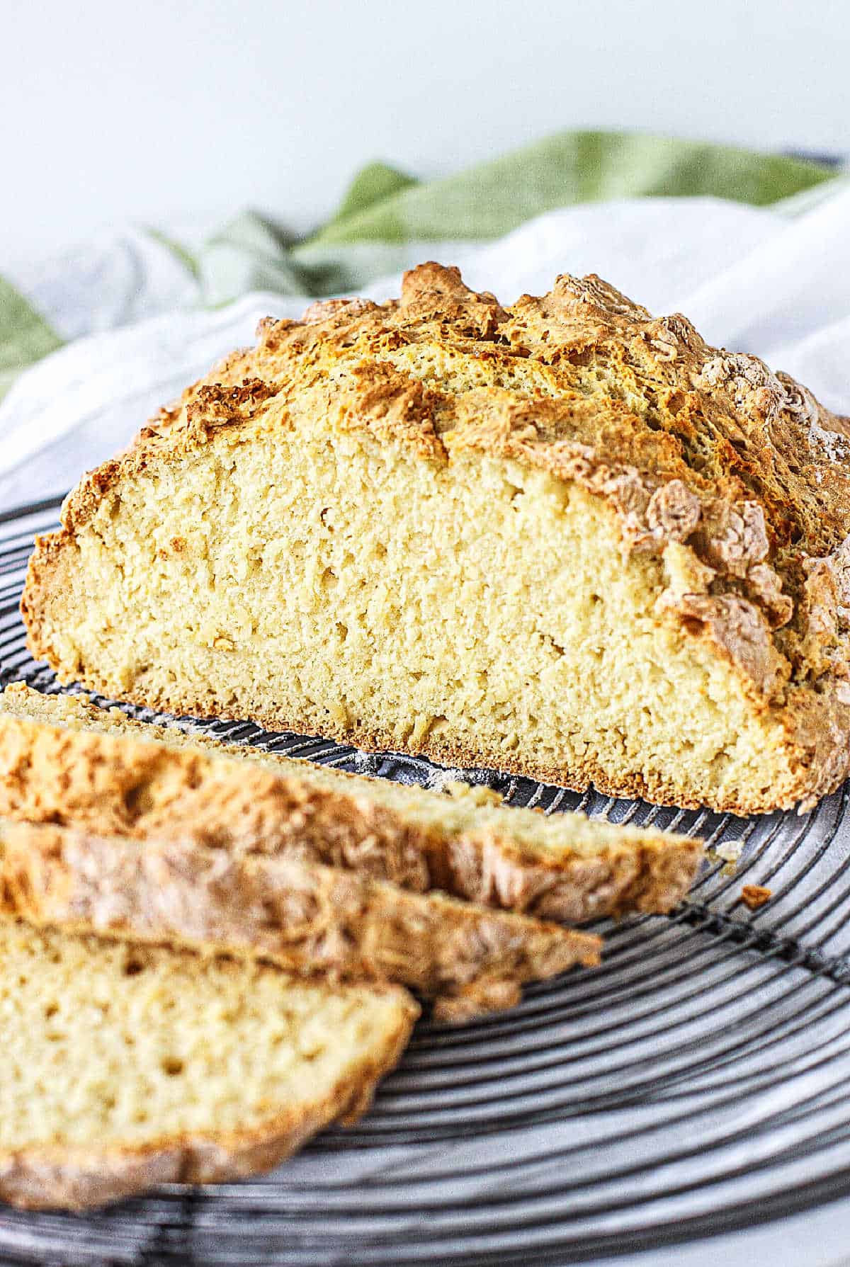 Easy 4-Ingredient Irish Soda Bread: No Yeast, Quick Homemade Loaf